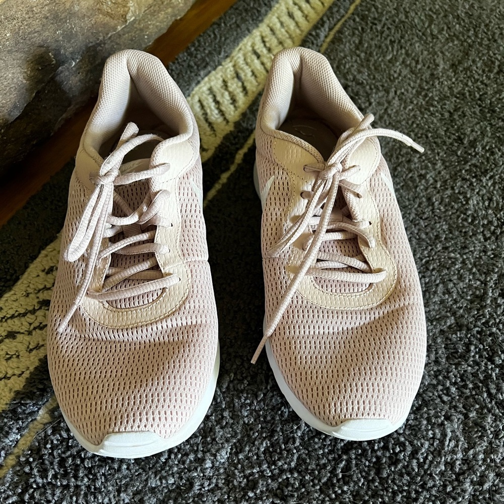 Nike Women's Light Pink Sneakers